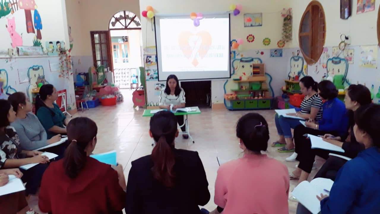 HỌP SINH HOẠT TRƯỜNG TỔ