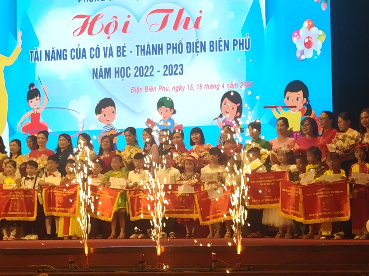 TRƯỜNG MẦM NON SƠN CA  THAM GIA HỘI THI "TÀI NĂNG CỦA CÔ VÀ BÉ" CẤP THÀNH PHỐ,  NĂM HỌC 2022 - 2023